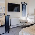 فندق Park Manor 2*