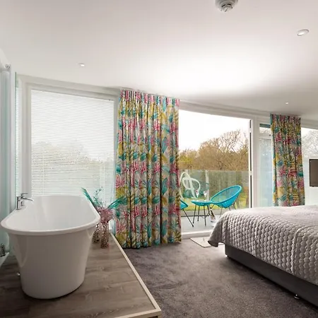 Park Manor Hotel 2*