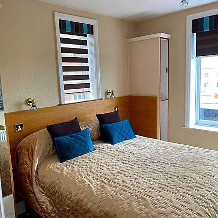 Park Manor فندق