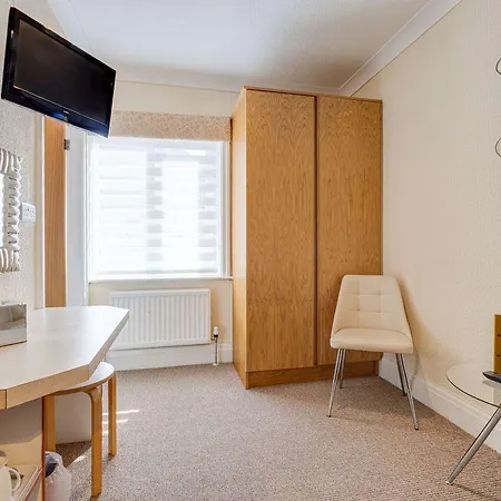Park Manor Hotel 2*